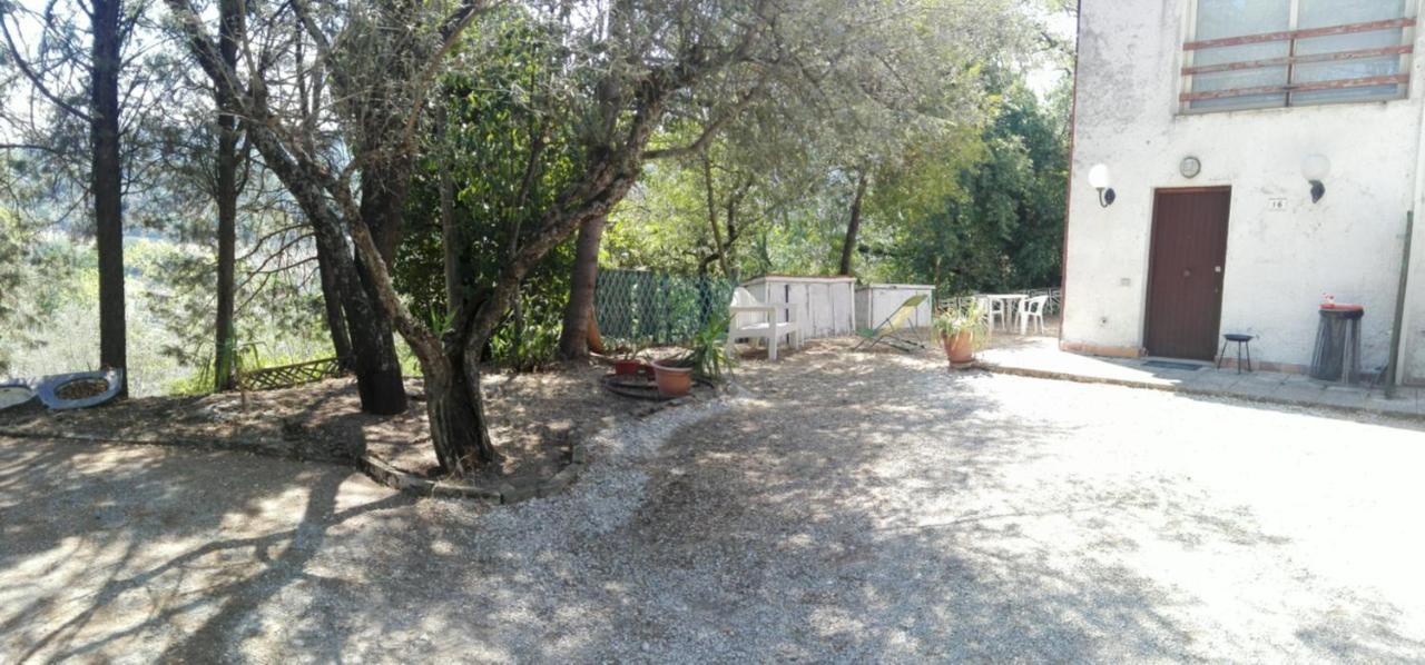 Casa Nel Verde Terni Buitenkant foto